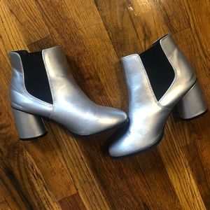 Rock star metallic Chelsea boot